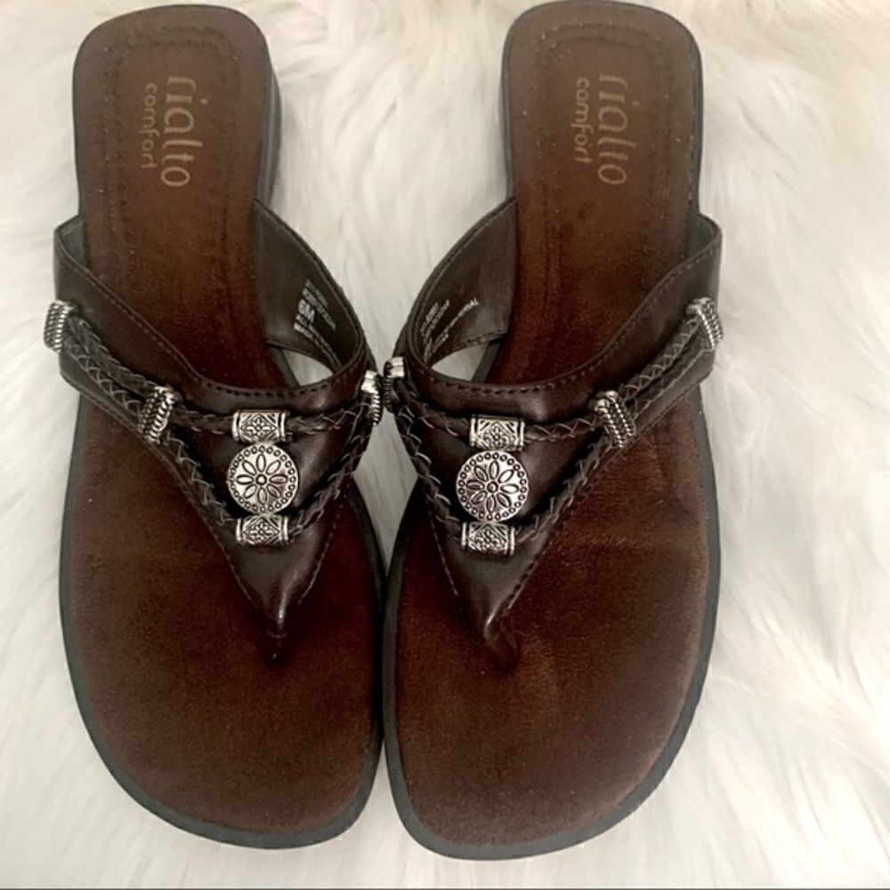 Rialto Comfort Brown Sandals. Size 6M
